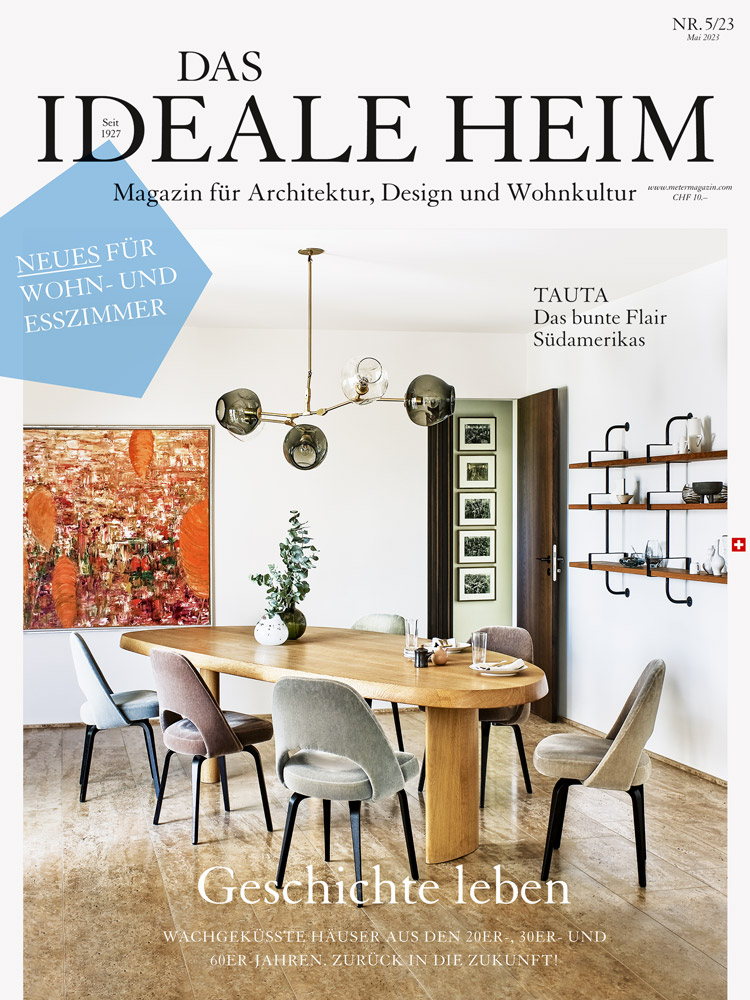 Cover Das Ideale Heim Mai Ausgabe 2023 mit Esszimmer mit ovalem hellem Holztisch und grauen Stühlen.