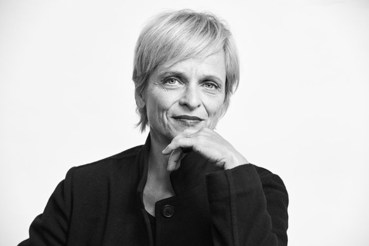 Porträt der Architektin und Jurypräsidentin Barbara Holzer.