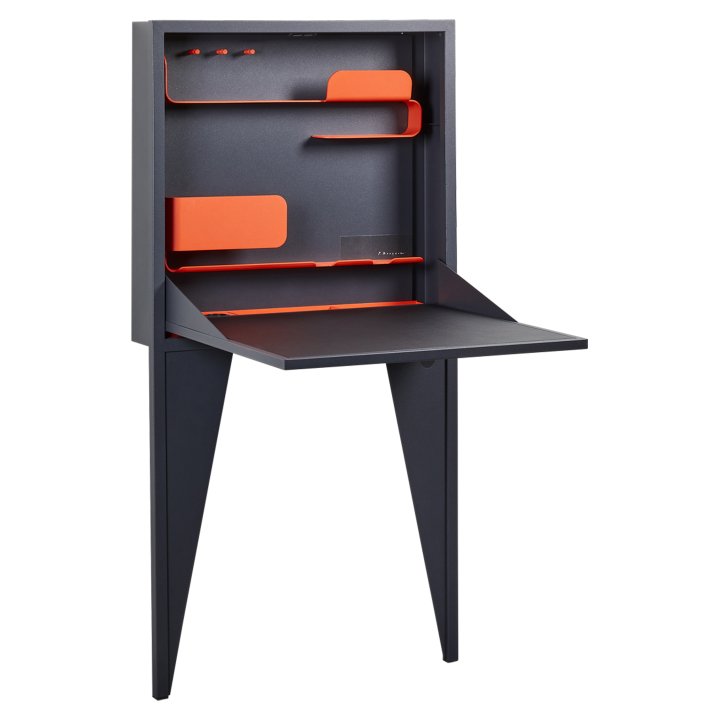 Zusammenklappbarer Sekretär aus dunklem Metall mit integrierten, orangen Tablaren und einer Schreibunterlage aus Kunstleder.